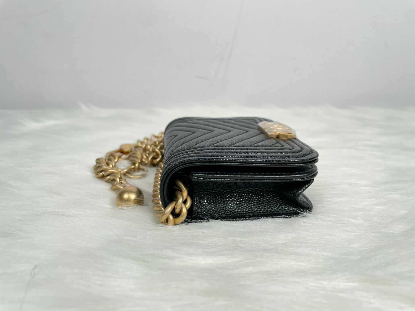 Chanel Mini Boy Chanel Belt-bag 黑色荔枝皮金扣