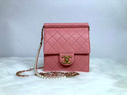 Chanel 粉紅色珍珠鏈正方形包包