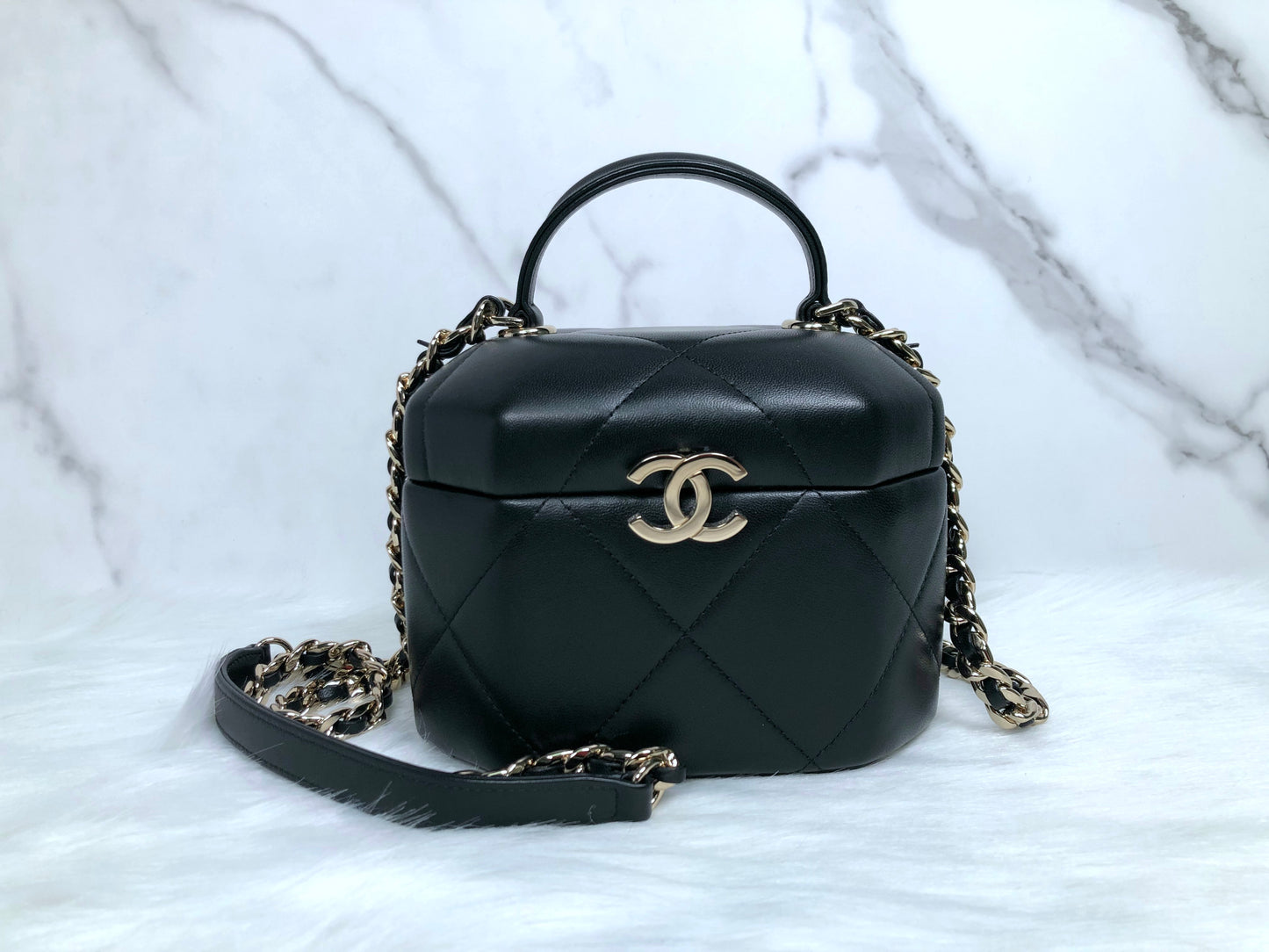 Chanel 黑色羊皮大菱格紋銀扣八角形大化妝盒