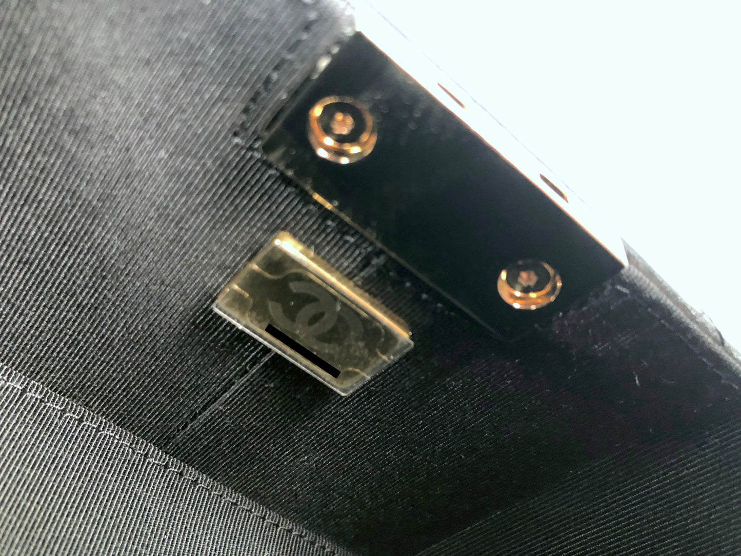 Chanel 黑色羊皮大菱格紋銀扣八角形大化妝盒