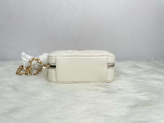 Chanel Vanity Case With Chain 白色羊皮金扣金球相機包