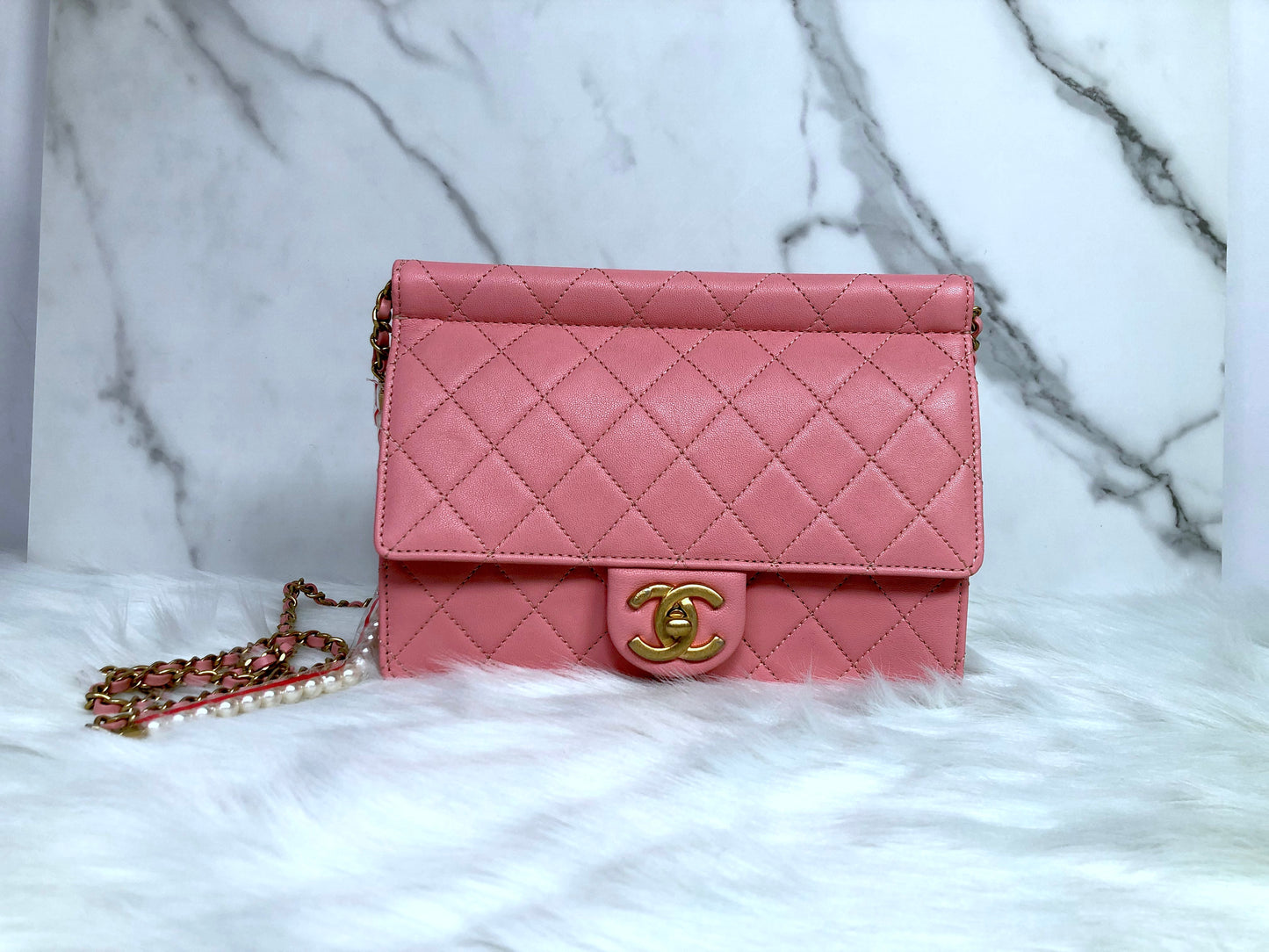 Chanel 粉紅色珍珠鏈長方形包包